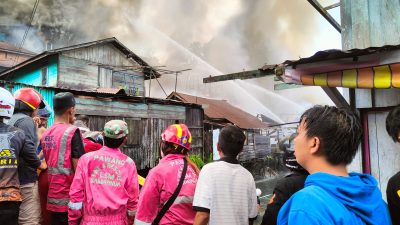 Panik!!! 20 Rumah di Samarinda Ulu Terbakar