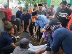 Wakil Gubernur Kaltim, H. Hadi Mulyadi, Memimpin Prosesi Pemotongan Hewan Kurban di Lingkungan BKD Kaltim