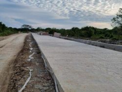 Proyek Semenisasi Jalan Kahala-Tabang Terus Berlanjut