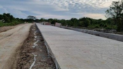 Proyek Semenisasi Jalan Kahala-Tabang Terus Berlanjut