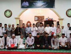 Edi Damansyah Serahkan Bantuan Untuk Masjid Al Ikhlas di Kecamatan Tenggarong
