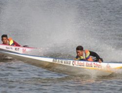 Meningkatkan Perekonomian Rakyat, Desa Saliki Gelar Festival Balap Perahu Ketinting