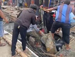 Nahas, Mobil Masuk Proyek Drainase di Samarinda