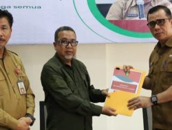 Dinsos Kukar Gelar Halal Bihalal dan Perpisahan untuk Hamly