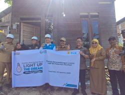 65 Keluarga Prasejahtera di Samarinda Nikmati Sambungan Listrik Gratis dari PLN